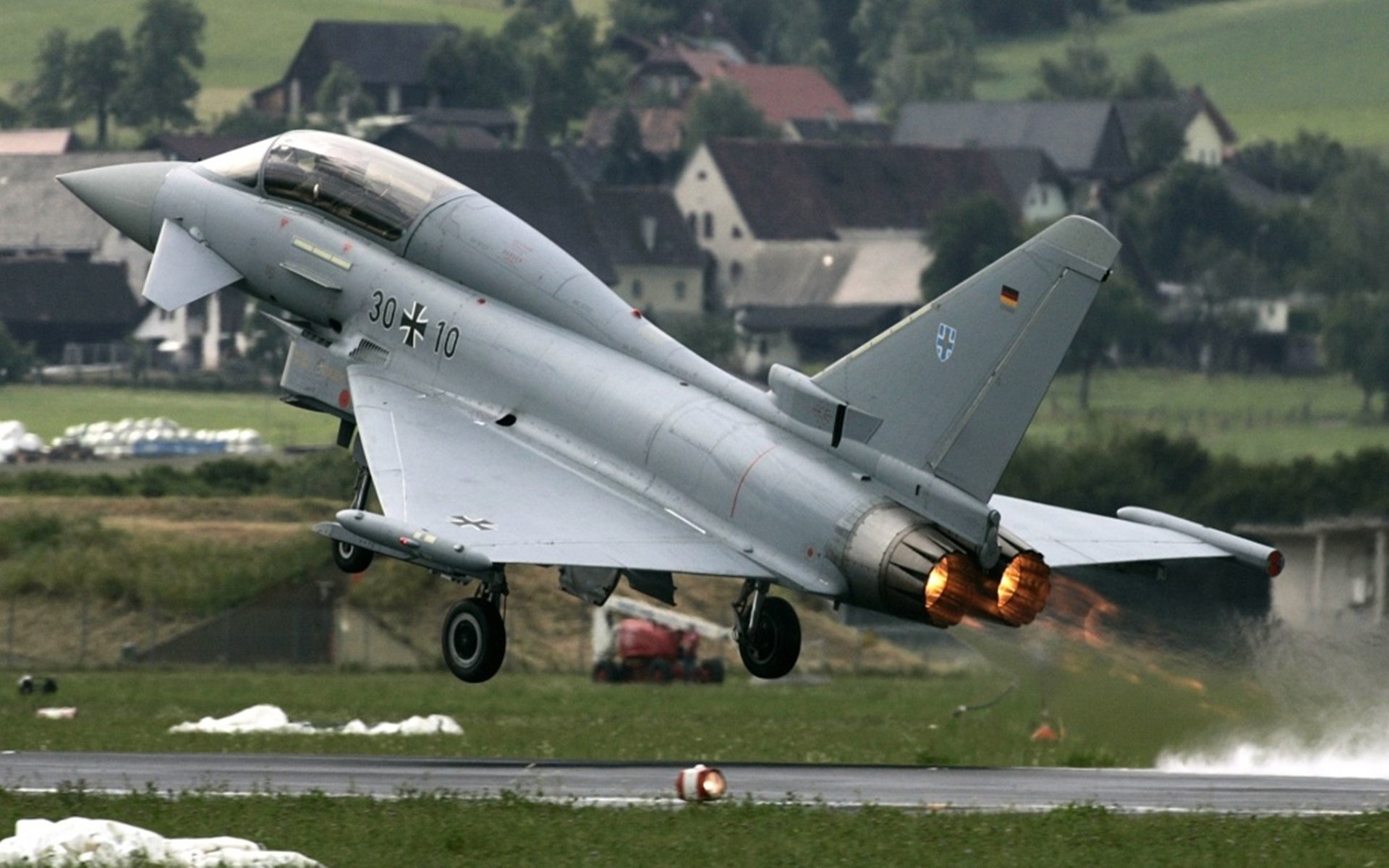 拜仁慕尼黑领跑德甲,内外战力俱佳