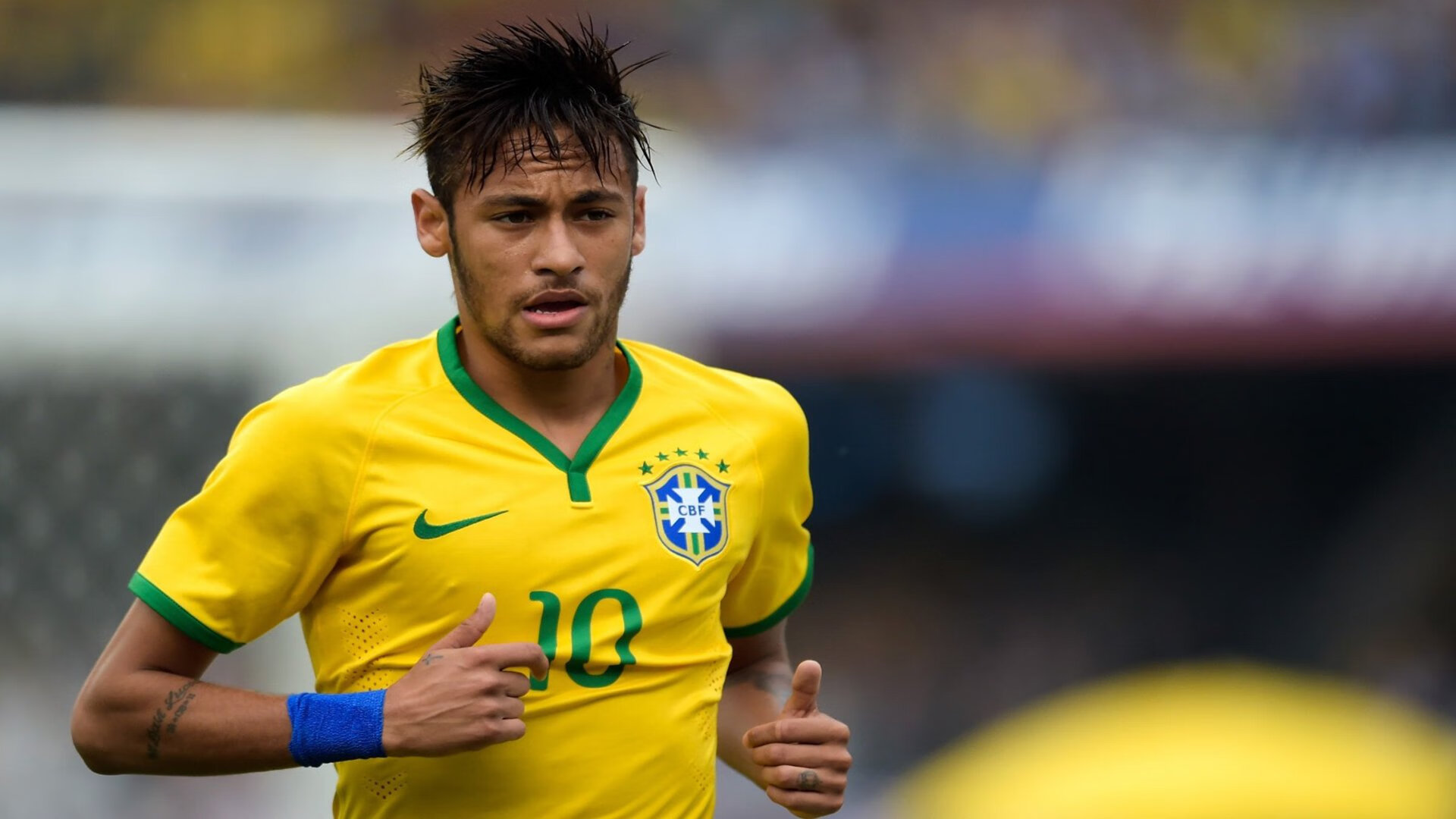 爱游戏体育-划频稳定性成蝶泳长距离胜负关键，蝶泳划水动作